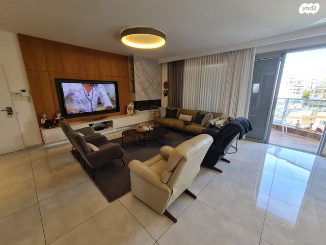 גג/ פנטהאוז, המעפילים, עיר, מרכז העיר, נהריה