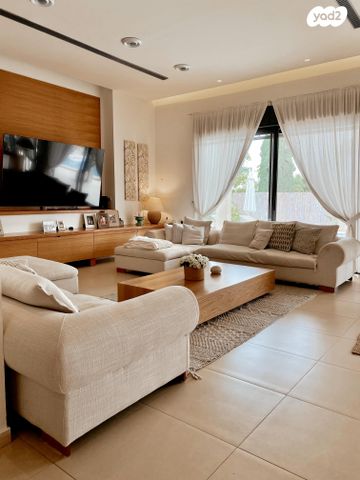 בית פרטי/ קוטג', מיתר / כרמית