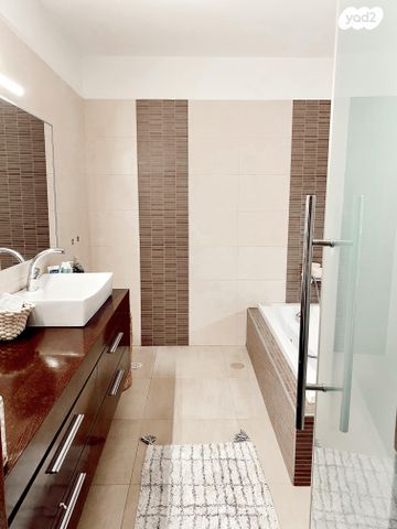 בית פרטי/ קוטג', מיתר / כרמית