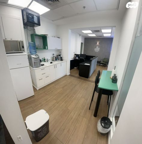 משרדים, הנגר 24, הוד השרון