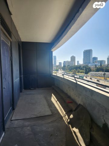 משרדים, דרך מנחם בגין 158, מונטיפיורי, הרכבת, תל אביב יפו