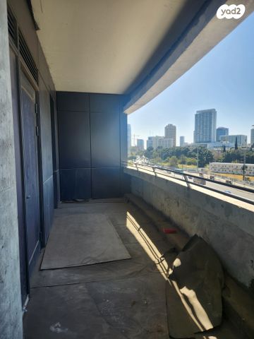 משרדים, דרך מנחם בגין 158, מונטיפיורי, הרכבת, תל אביב יפו