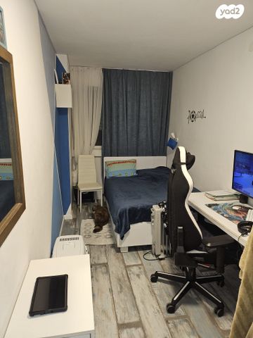 דירה, אבא הלל סילבר, חיפה