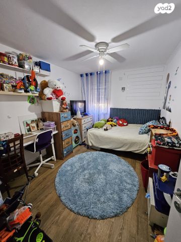 דירה, אבא הלל סילבר, חיפה