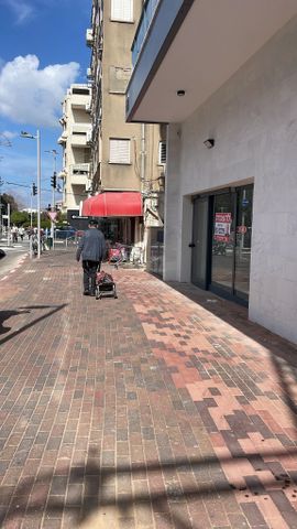 חנויות/ שטח מסחרי