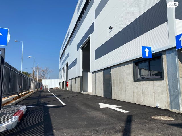 מבני תעשיה, באר טוביה