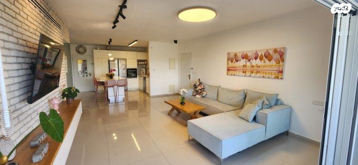 דירת גן, אורנית