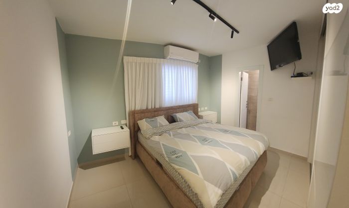 דירת גן, אורנית