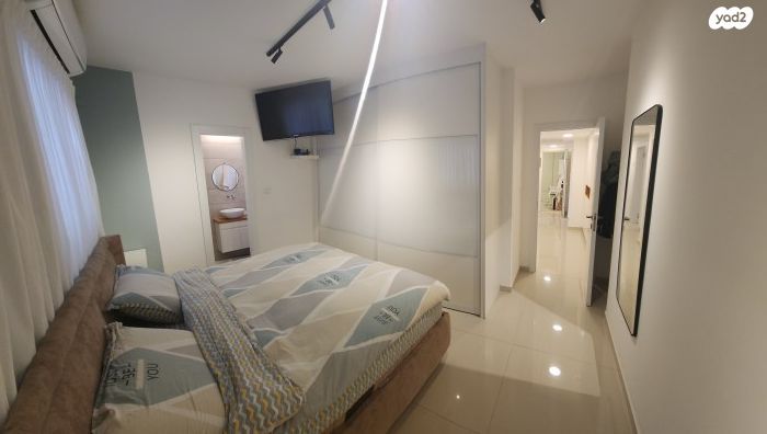 דירת גן, אורנית