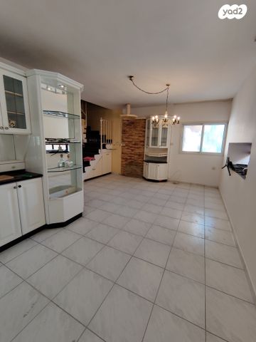 דופלקס, סלע, רחובות