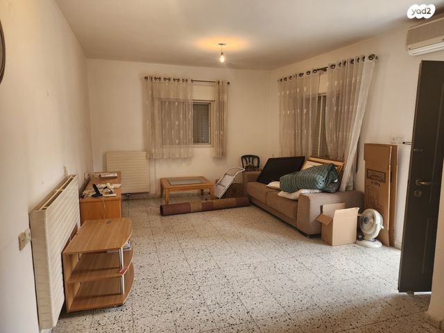 דירה, יוסי בן יועזר, ירושלים