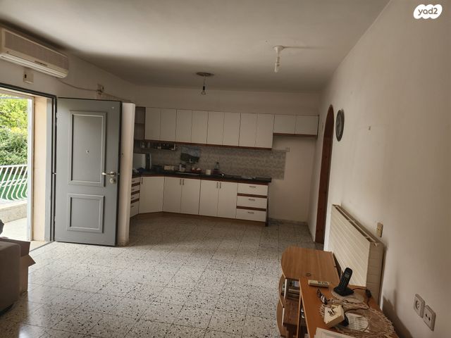 דירה, יוסי בן יועזר, ירושלים