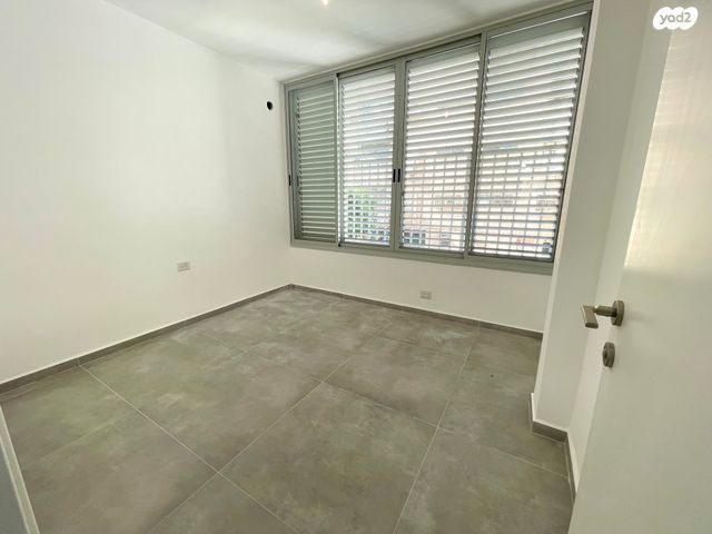 דירה, הרצליה