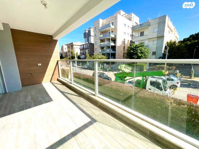 דירה, הרצליה