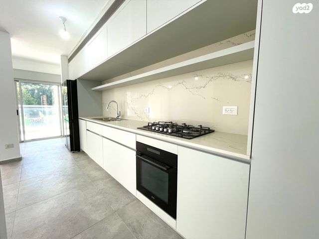 דירה, הרצליה