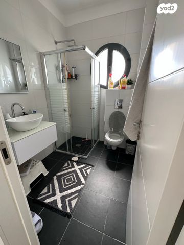 דירה, עמנואל זיסמן, חומת שמואל, הר חומה, ירושלים