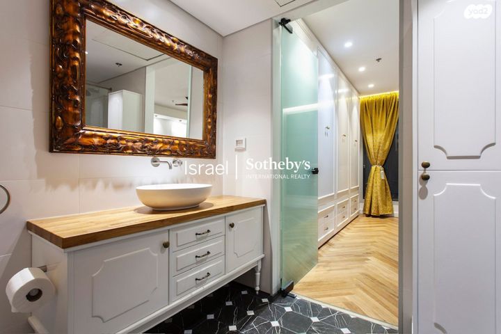 דירה, גרציאני יצחק, גני שרונה, קרית הממשלה, תל אביב יפו