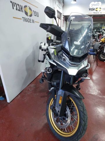 CF MOTO 800MT