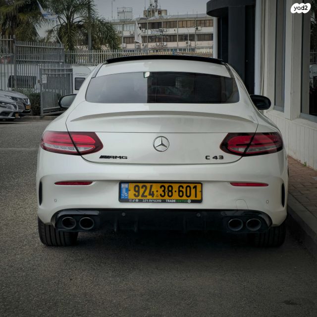 מודעת רכב מרצדס-בנץ C-class 2