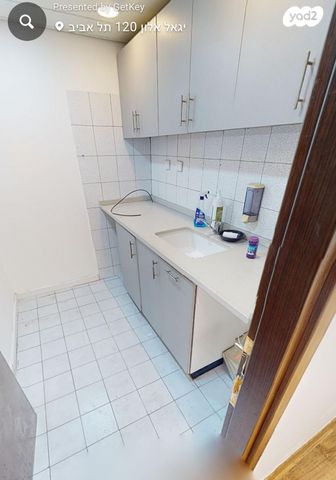 משרדים, יגאל אלון 120, נחלת יצחק, תל אביב יפו