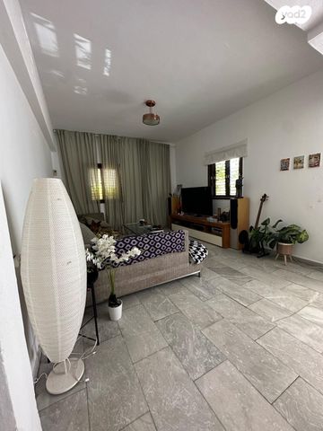 דירת גן, הרצליה