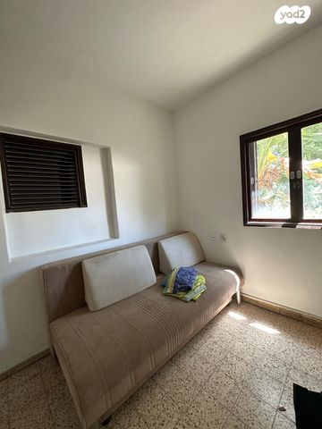 דירת גן, הרצליה