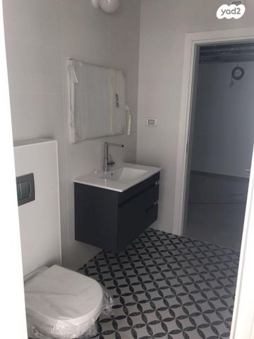 דירה, גדעון האוזנר, רמות הרכס, באר שבע