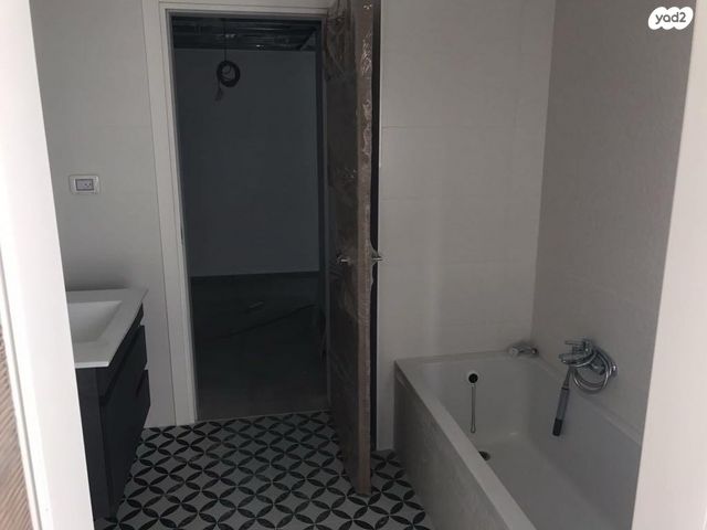 דירה, גדעון האוזנר, רמות הרכס, באר שבע