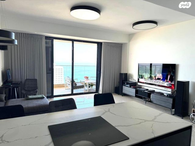 דירה, יצחק שדה, בת ים