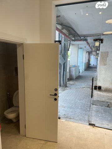 חנויות/ שטח מסחרי, שדרות רש"י 2, קיבוץ גלויות, קרית מלאכי