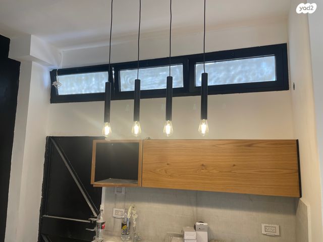 חנויות/ שטח מסחרי, שדרות רש"י 2, קיבוץ גלויות, קרית מלאכי