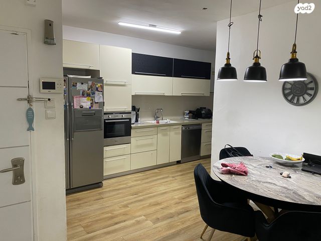 דירה, הרצליה