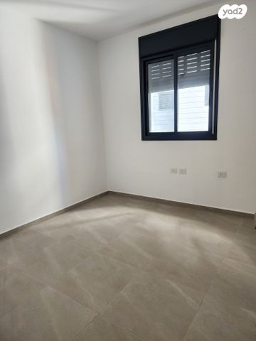 דירה, קרית קריניצי, רמת גן