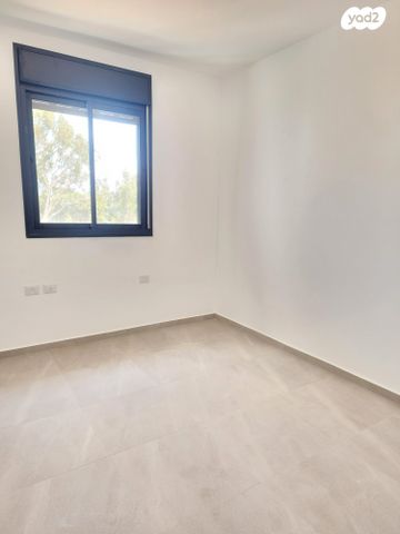 דירה, קרית קריניצי, רמת גן