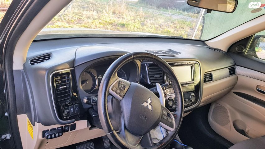 מיצובישי אאוטלנדר