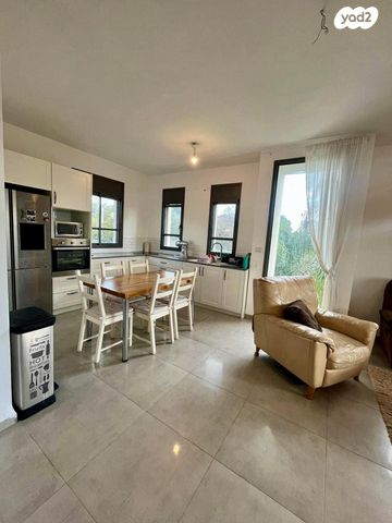 בית פרטי/ קוטג', סמטת הדגן 1, מרחביה מושב