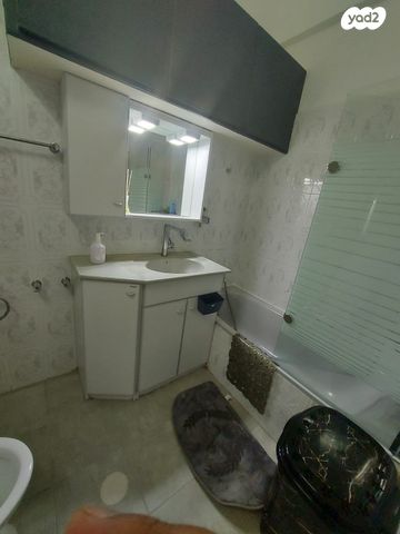 דו משפחתי, אופקים