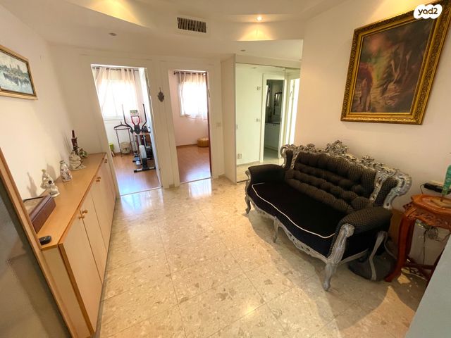 דירה, נווה אמירים, הרצליה