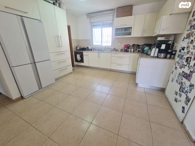 דירה, האלמוג, מעלה אדומים