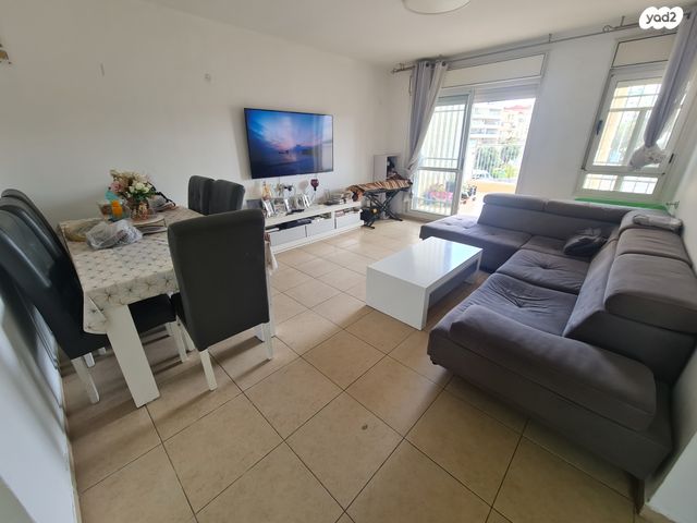 דירה, האלמוג, מעלה אדומים