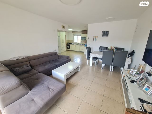 דירה, האלמוג, מעלה אדומים