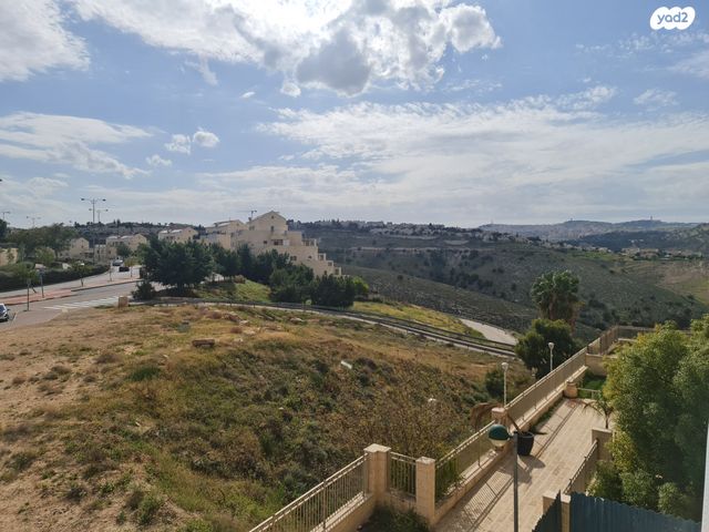 דירה, האלמוג, מעלה אדומים