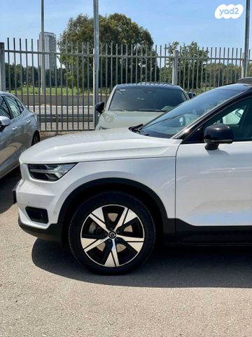 וולוו XC40