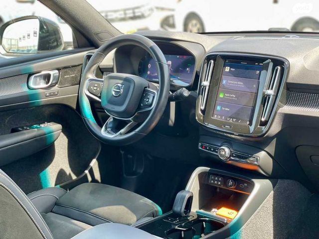 וולוו XC40