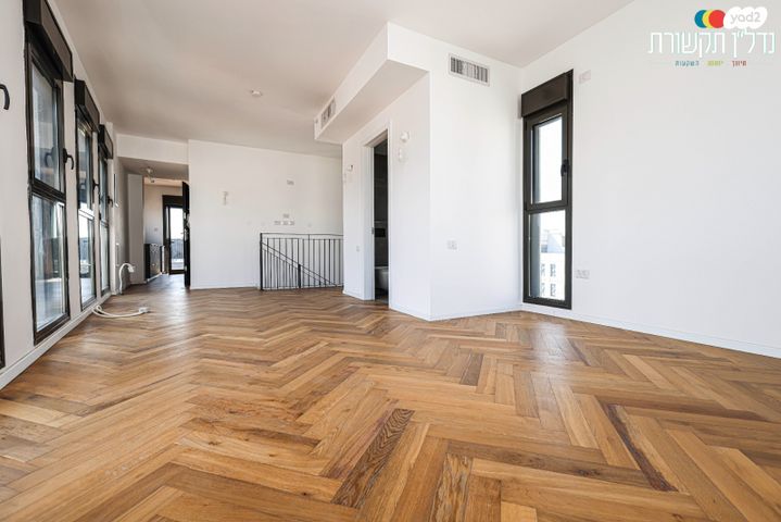 דופלקס, תל אביב יפו