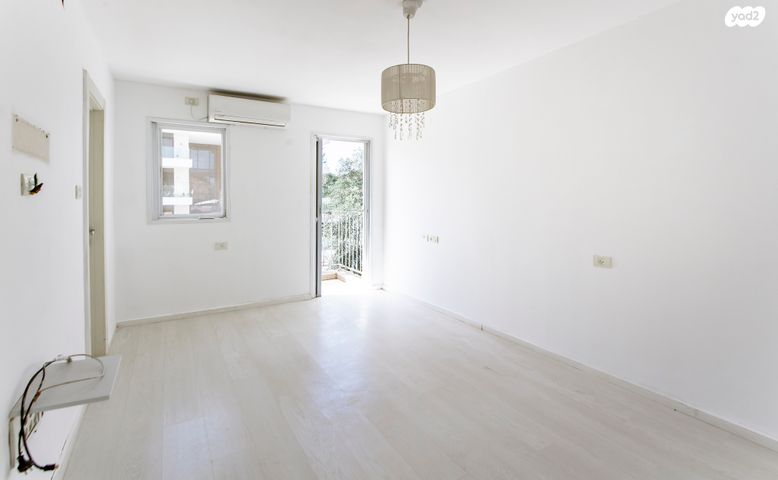 דו משפחתי, הוד השרון