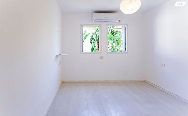 דו משפחתי, הוד השרון