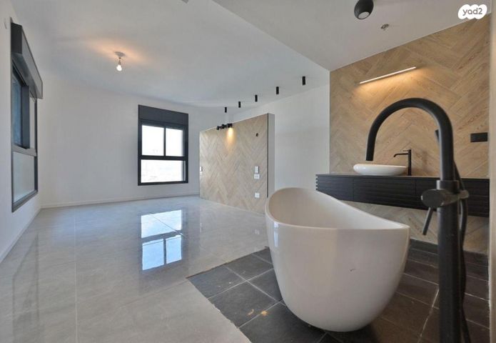 גג/ פנטהאוז, נעמי שמר, דרום חדש, פארק הים, בת ים