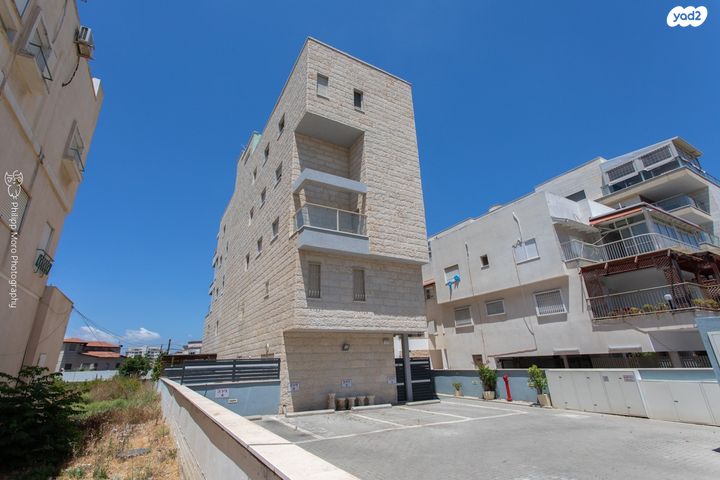 גג/ פנטהאוז, יהודה הלוי, קרית אתא