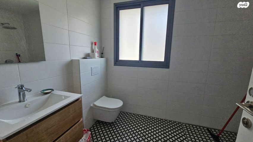 דירת גן, חנקין, הצפון החדש - כיכר המדינה, תל אביב יפו